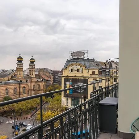Panoramic Smart Penthouse Central View Of Grand Synagogue Apartment Budapest