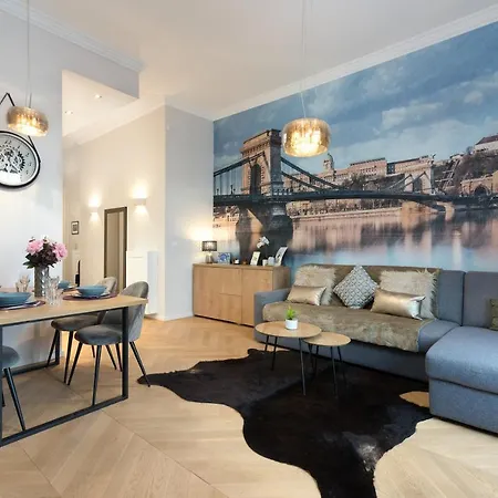Panoramic Smart Penthouse Central View Of Grand Synagogue Apartment Budapest